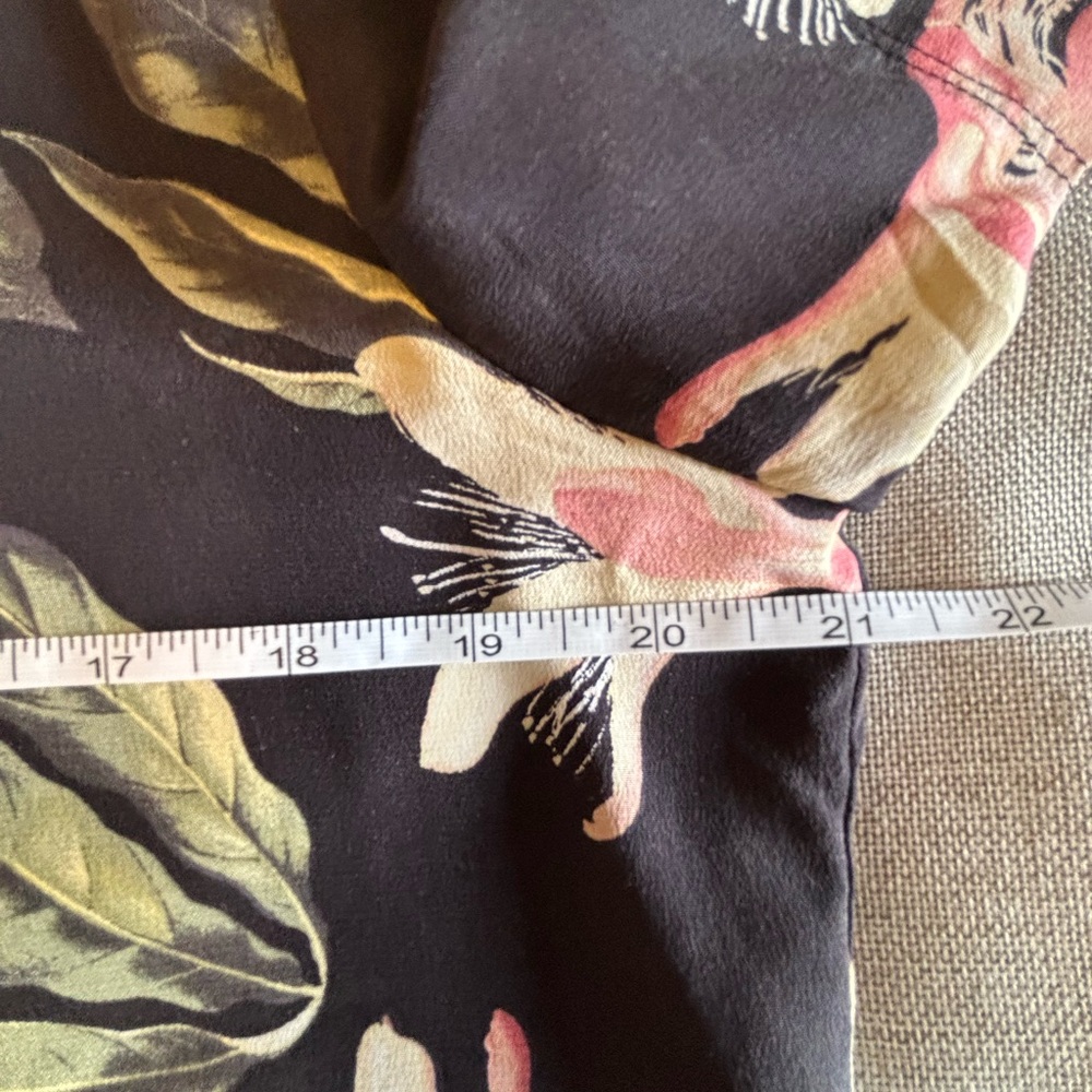 ARITZIA Babaton Floral Shirt, Relaxed Fit Sz S. - Picture 7 of 8